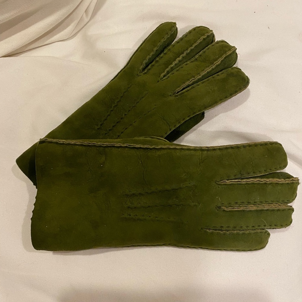 Shearling gloves - above the wrist